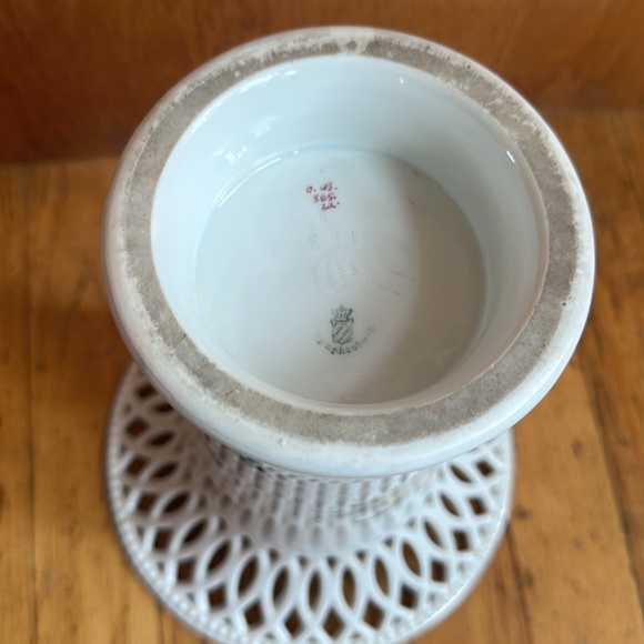 Nymphenburg Biedermeier Gedeck Vase Accents Rare Nymphenburg